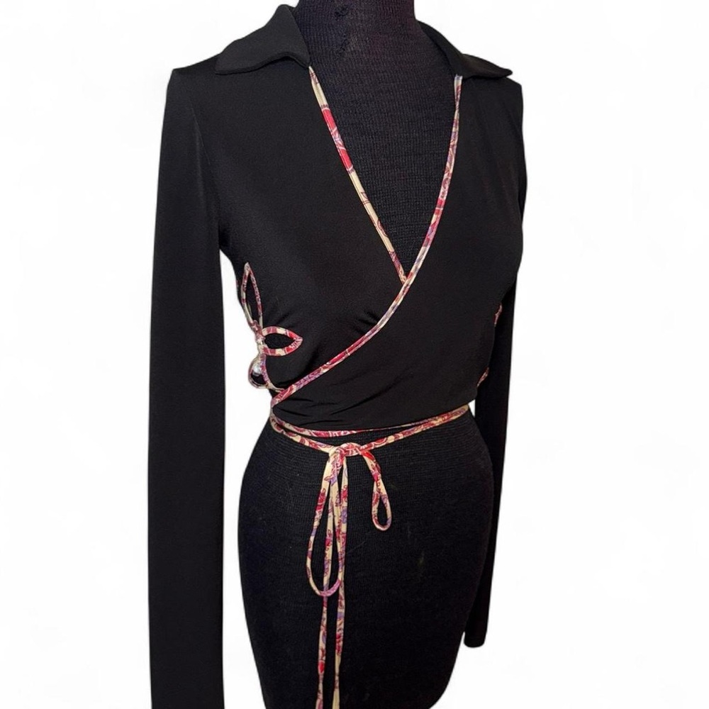 I.Am.Gia Renalee Black Floral Cutout Wrap top size M NWT - Picture 9 of 9